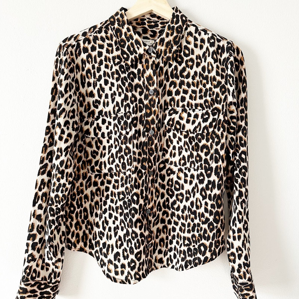 Equipment Femme Slim Signature Leopard Printed Button Down Silk Shirt Medium